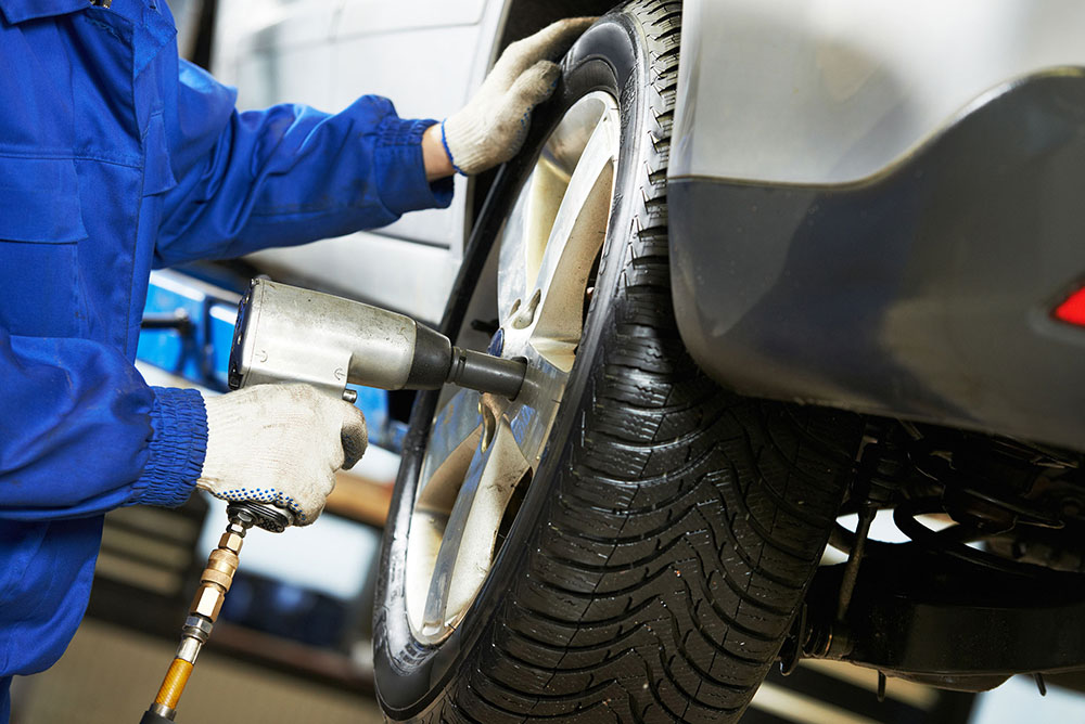 Windshield and window car repair body shop service with crystal bodyshop High Wycombe